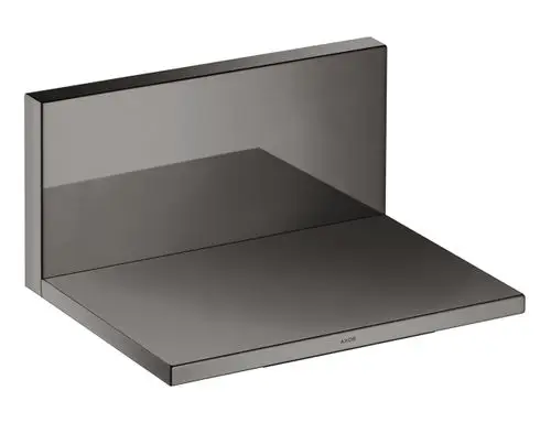 Unterputz-Wasseranschluss in schwarzem Chrome von AXOR mit einer breiten, flachen Auslauffläche und einer hohen Wandverkleidung.